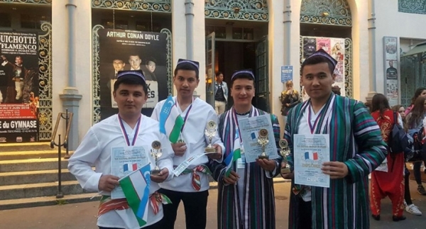 Узбекский ансамбль стал победителем фестиваля LES ETOILES DE PARIS 2018